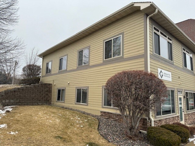 More Photos Of 7945 Stone Creek Dr, Chanhassen Medical For Lease