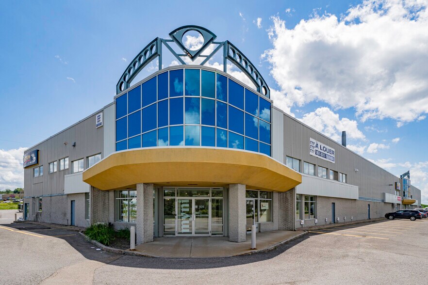 More Photos Of 3220 Av Watt, Québec General Retail For Lease