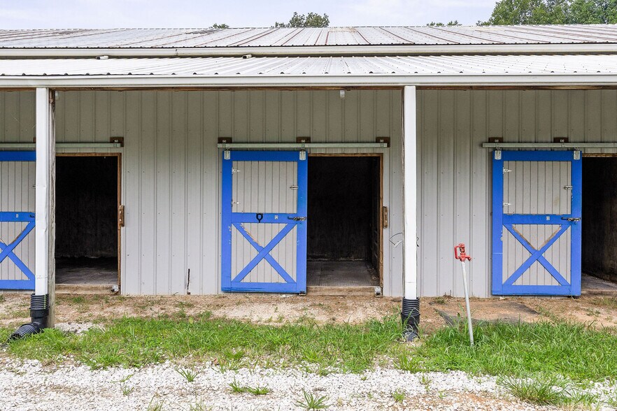 More Photos Of 1499 W Whitehall Rd, Cookeville Light Distribution For Sale