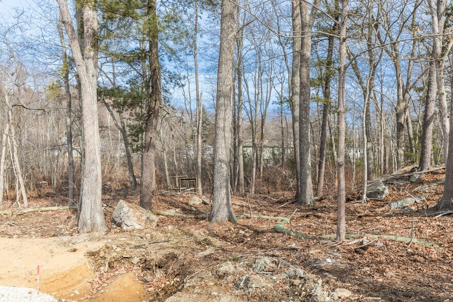 More Photos Of 22 Pioneer Rd, Rye Office Residential For Sale