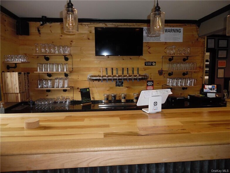 More Photos Of 89 Sullivan Ave, Liberty Bar For Sale