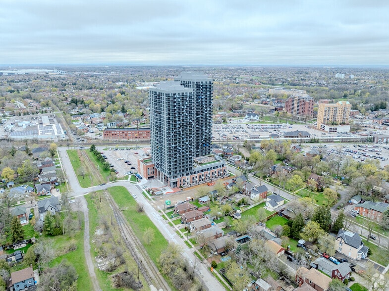 More Photos Of 45 Railroad St, Brampton Apartments For Lease