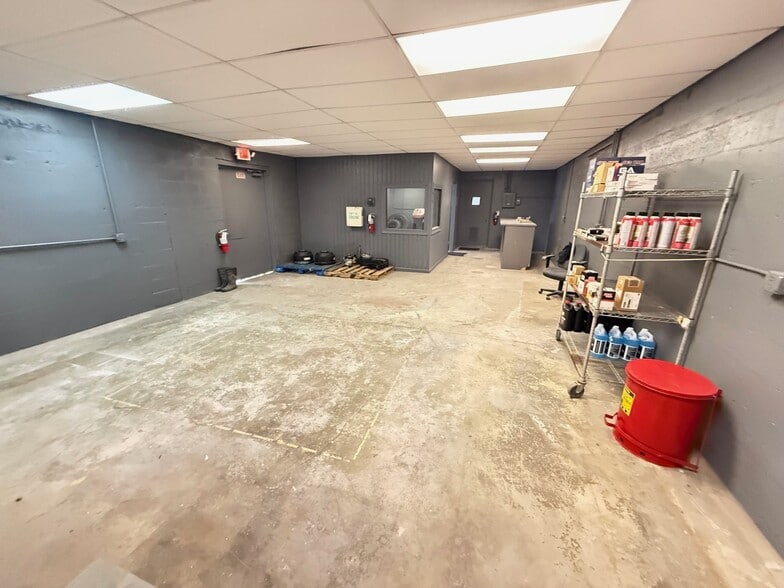 More Photos Of 14060 NW 19th Ave, Miami Manufacturing For Sale