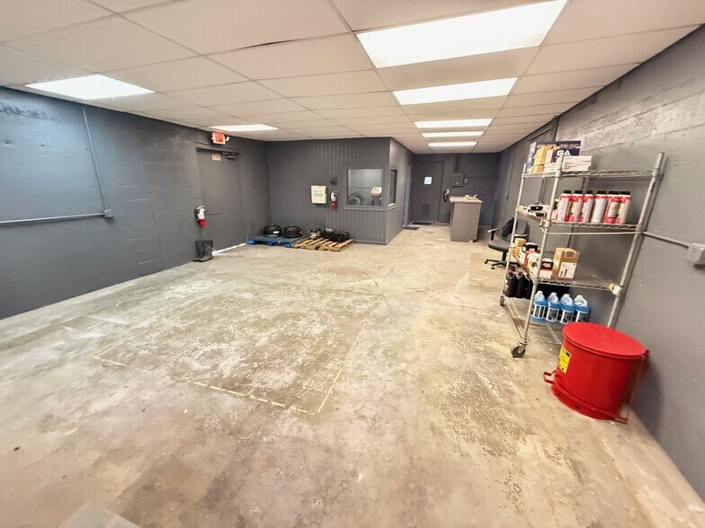 More Photos Of 14060 NW 19th Ave, Miami Manufacturing For Sale