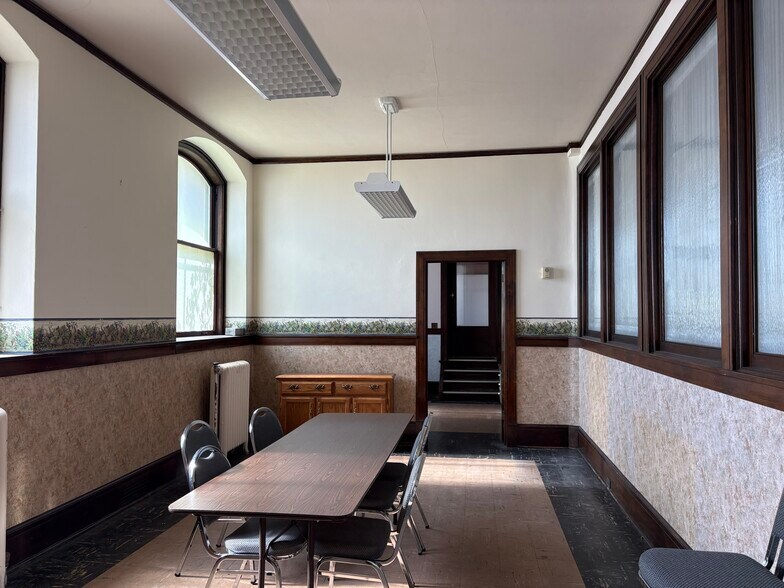 More Photos Of 902 E 1st St, Duluth Office For Sale