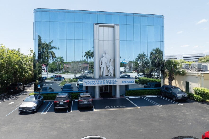 More Photos Of 2240 Palm Beach Lakes Blvd, West Palm Beach Office For Sale