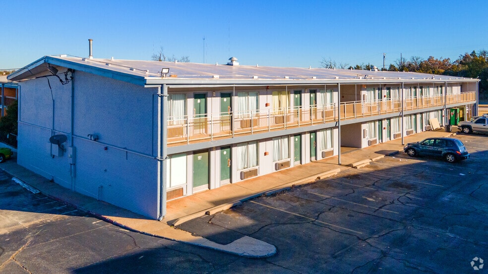 More Photos Of 5301 N Lincoln Blvd, Oklahoma City Hotel For Sale