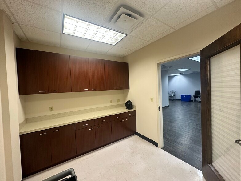 More Photos Of 6525 Shiloh Rd, Alpharetta Office Residential For Sale