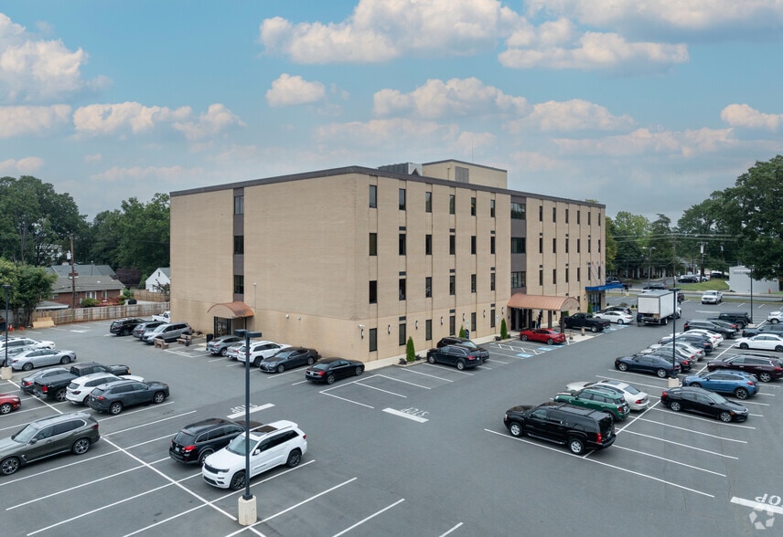 More Photos Of 4530 Park Rd, Charlotte Office For Lease