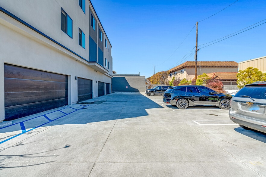 More Photos Of 752 W 19th St, Costa Mesa Loft Creative Space For Sale