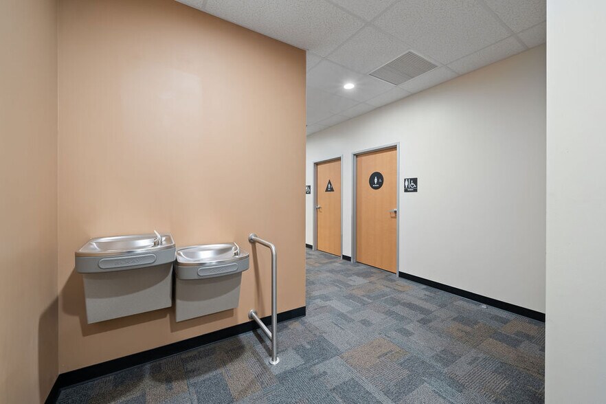 More Photos Of 8845 El Camino Real, Atascadero Storefront Retail Office For Lease