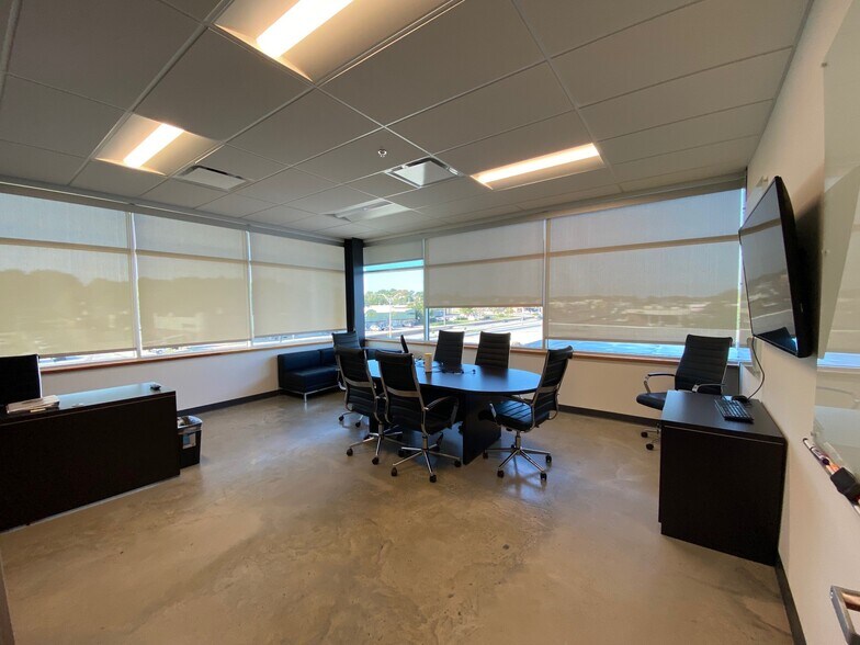 More Photos Of 10820 Shawnee Mission Pky, Shawnee Office For Sale