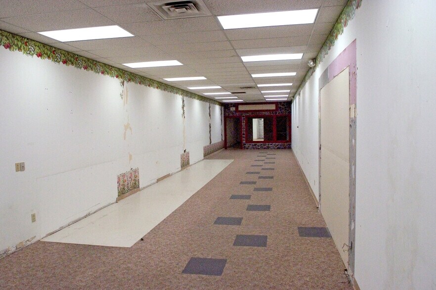 More Photos Of 1406-1500 Lexington Ave, Mansfield Unknown For Lease