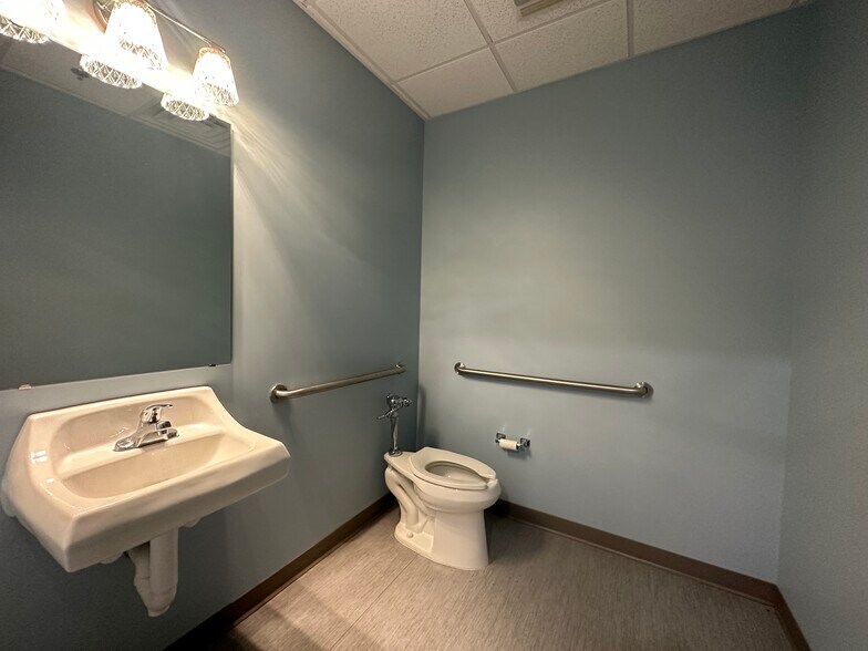 More Photos Of 1500 Oglethorpe Ave, Athens Medical For Sale