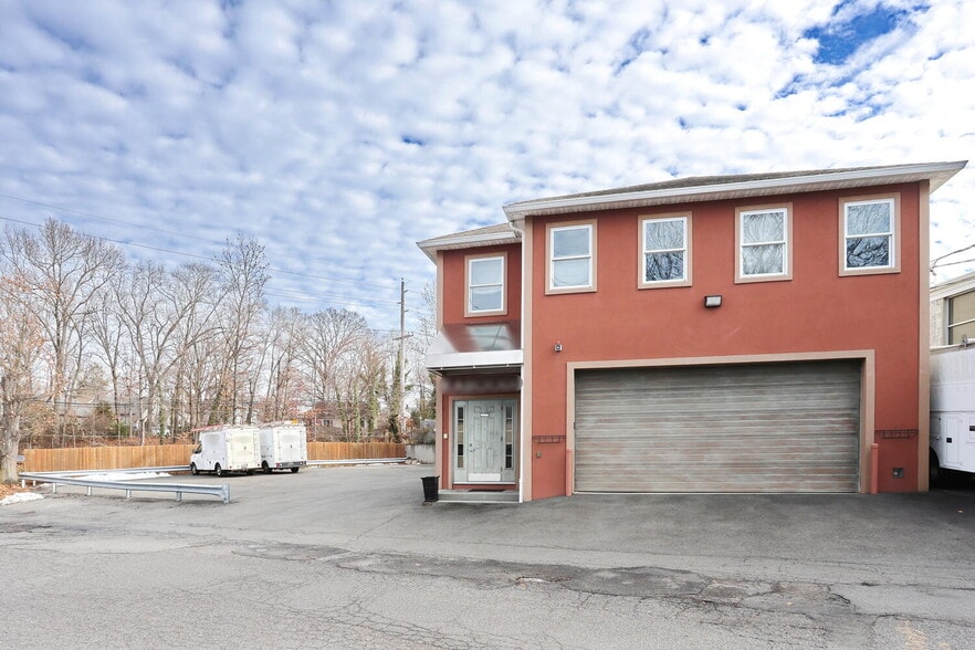 More Photos Of 211 6th Ave, Hawthorne Storefront For Lease