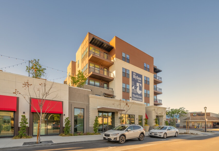 More Photos Of 100 Main St, Vista Apartments For Lease