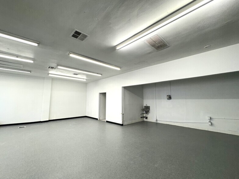 More Photos Of 1941 Atlantic Ave, Long Beach Convenience Store For Sale