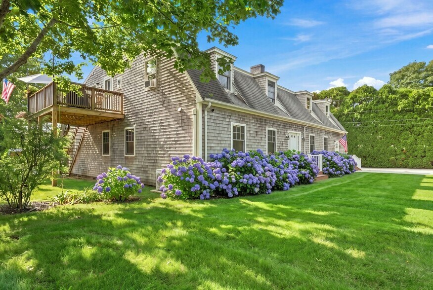 More Photos Of 148 Katama Rd, Edgartown Flex For Sale