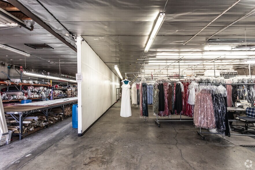 More Photos Of 4444 Union Pacific Ave, Commerce Warehouse For Sale