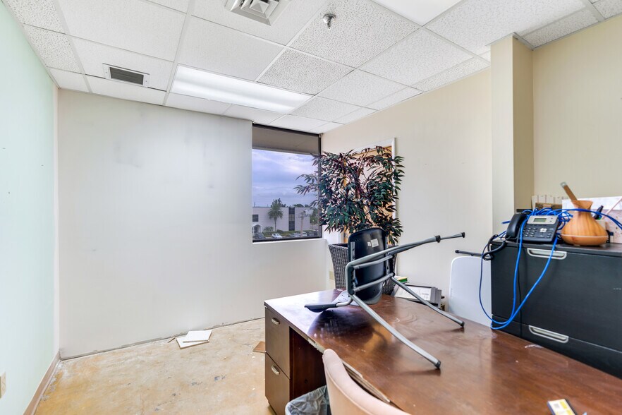 More Photos Of 2525 Harbor Blvd, Port Charlotte Medical For Lease