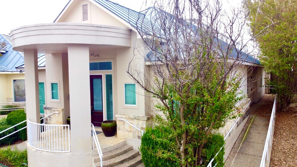 More Photos Of 15303 Huebner Rd, San Antonio Medical For Sale