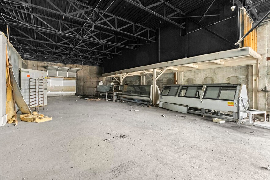 More Photos Of 15306 Rosa Parks Blvd, Detroit Warehouse For Sale