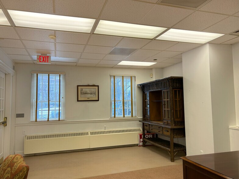 More Photos Of 24 Maple St, Glens Falls Office Residential For Lease