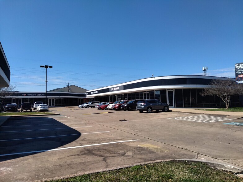 More Photos Of 1100 Wilcrest Dr, Houston Unknown For Lease