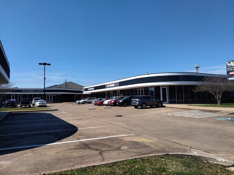 More Photos Of 1100 Wilcrest Dr, Houston Unknown For Lease