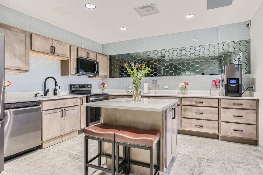 More Photos Of 6130 Greenwood Plaza Blvd, Greenwood Village Office For Sale
