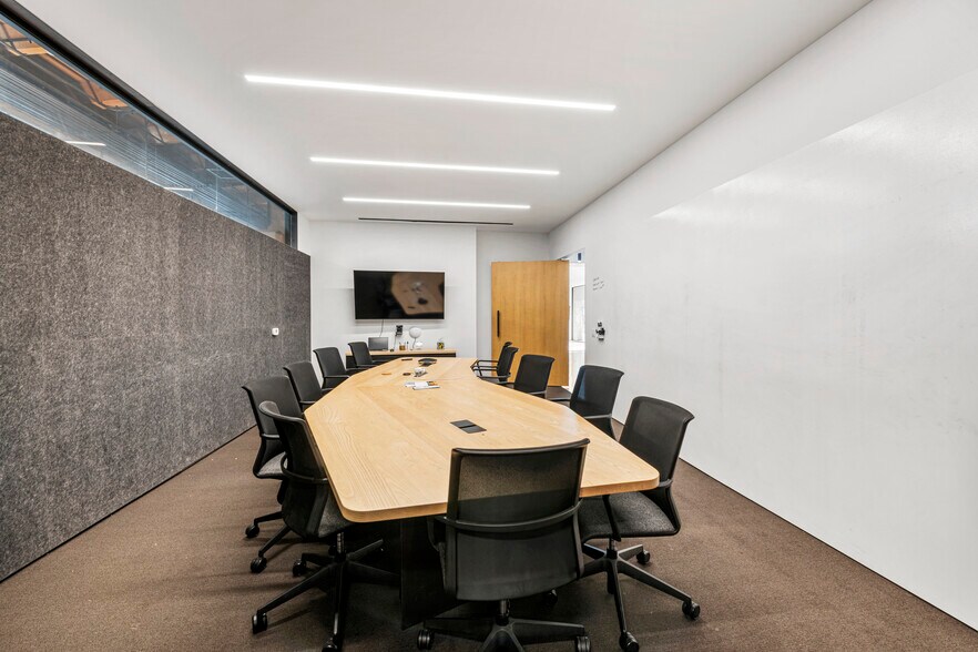 More Photos Of 2611-2619 Exposition Blvd, Los Angeles Loft Creative Space For Lease