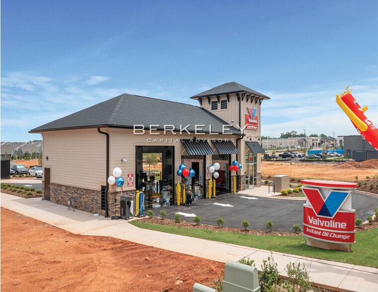 More Photos Of 12723 Albemarle Rd, Mint Hill General Retail For Sale