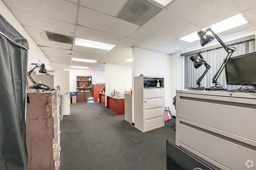 More Photos Of 1247 Brooks St, Ontario Land For Lease