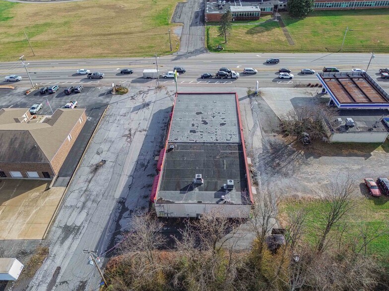 More Photos Of 1003 E Jackson Blvd, Jonesborough General Retail For Sale