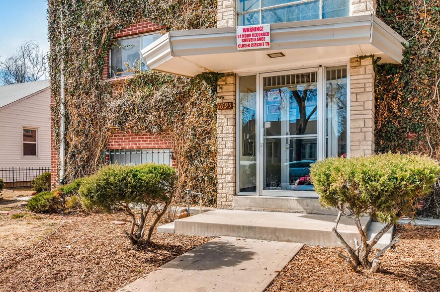 More Photos Of 1695 Clinton St, Aurora Apartments For Sale