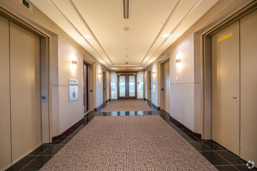 More Photos Of 605 US-169, Plymouth Medical For Lease