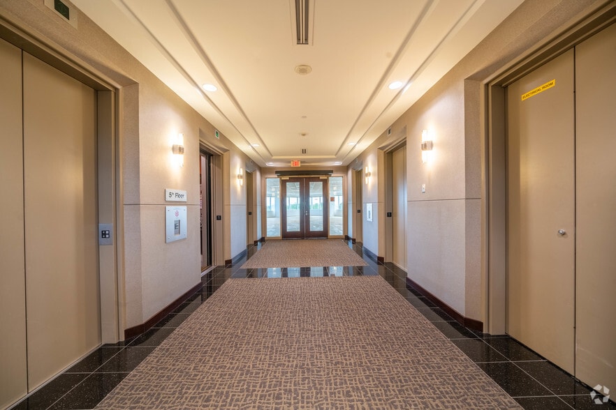 More Photos Of 605 US-169, Plymouth Medical For Lease