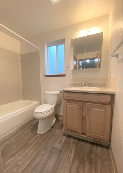 More Photos Of 5810-5816 77th St W, Lakewood Apartments For Sale