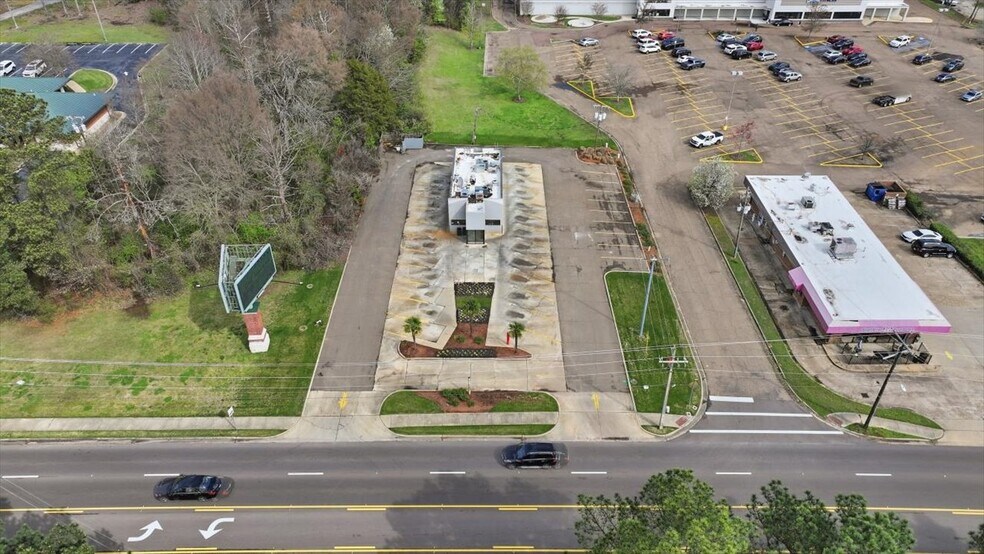 More Photos Of 1900 E County Line Rd, Ridgeland Fast Food For Sale