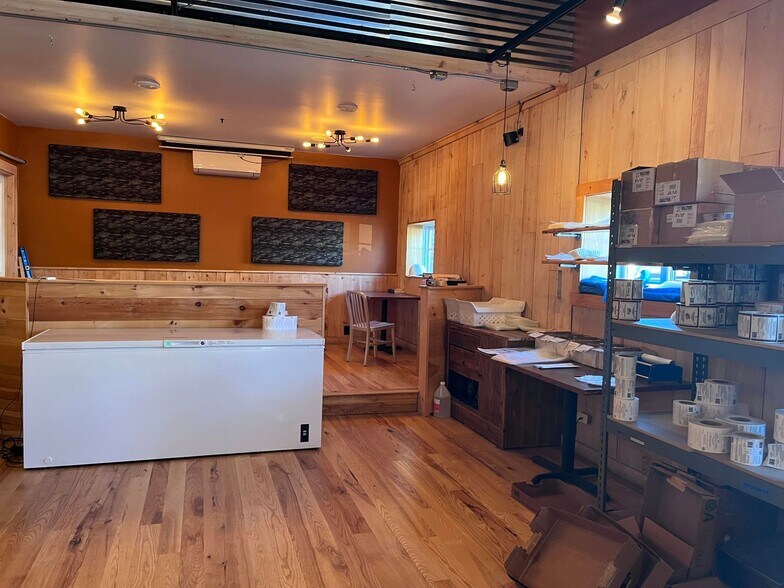 More Photos Of 18 Village Green Way, Southwest Harbor Restaurant For Lease