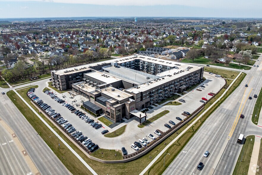 More Photos Of 950 Jordan Creek Pky, West Des Moines Apartments For Lease