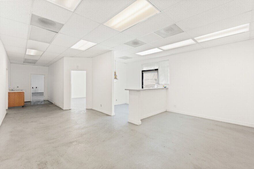 More Photos Of 3265 E 59th St, Long Beach Warehouse For Sale