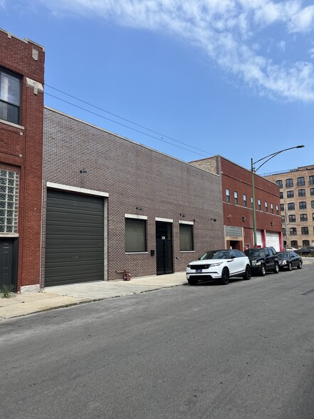 Primary Photo Of 220 N Laflin St, Chicago Light Manufacturing For Sale