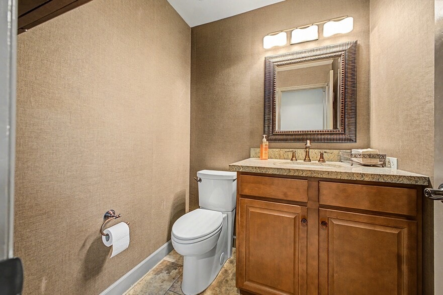 More Photos Of 930 E Osborn Rd, Phoenix Office For Sale