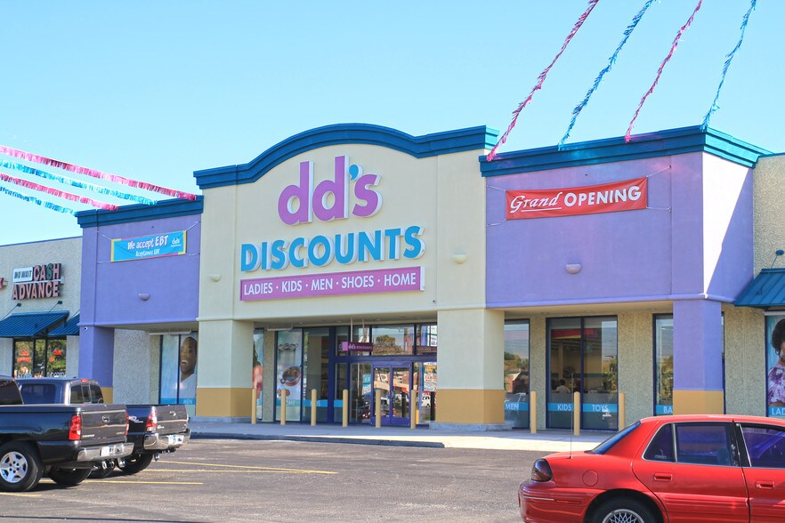 More Photos Of 13030-13190 Veterans Memorial Dr, Houston Unknown For Lease