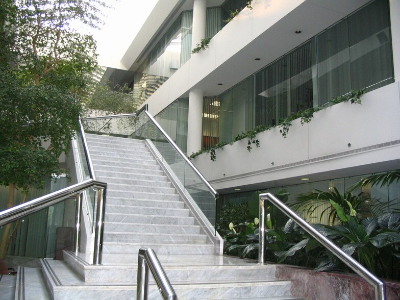 More Photos Of 100 Great Meadow Rd, Wethersfield Office For Lease