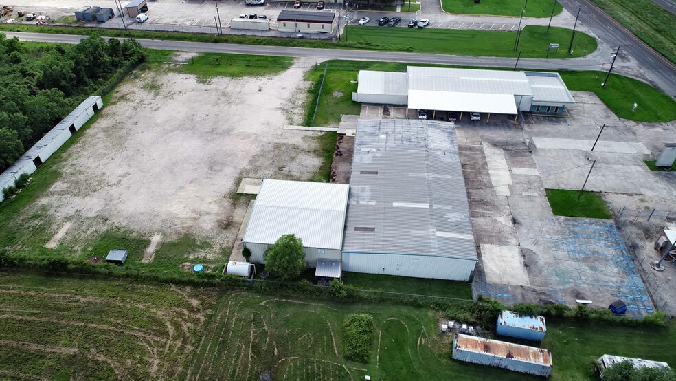 More Photos Of 12841 Highway 90, Beaumont Warehouse For Lease