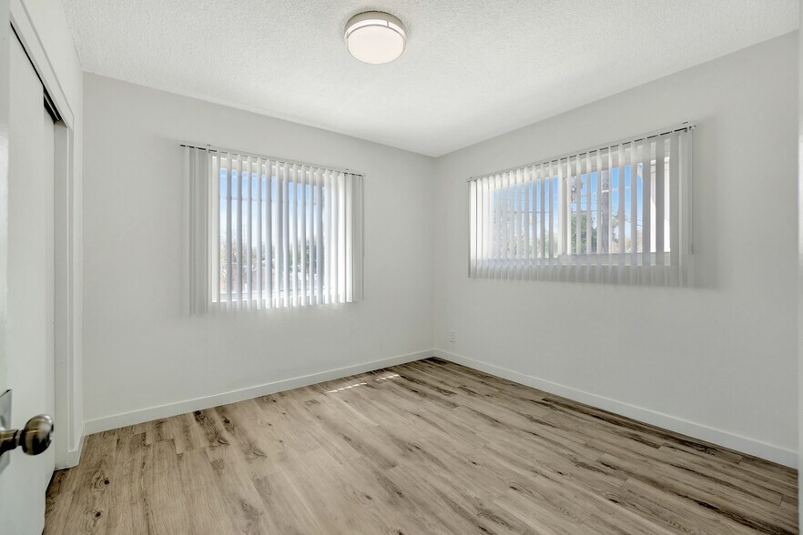 More Photos Of 1413-1421 S Standard Ave, Santa Ana Apartments For Sale