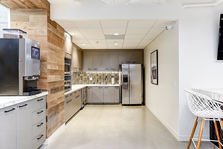 More Photos Of 2001 L St NW, Washington Coworking Space