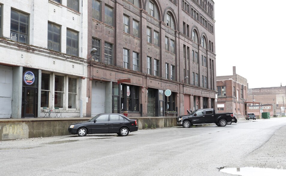 More Photos Of 1101 Mulberry St, Kansas City Warehouse For Lease